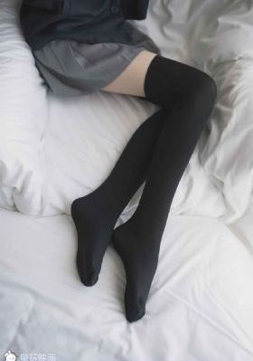 国产美女精品自在线拍丝袜_4K最新电影在线观看