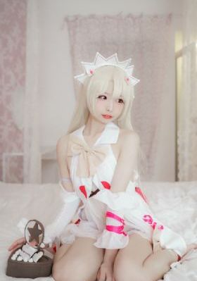 欧美人妖一区二区_迅雷在线观看
